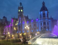 Descubre la encantadora Plaza del Ayuntamiento en Valencia: Un imprescindible en tu viaje turístico