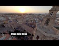 Descubre la majestuosa Plaza de la Reina en Valencia: un imperdible en tu viaje de turismo por España
